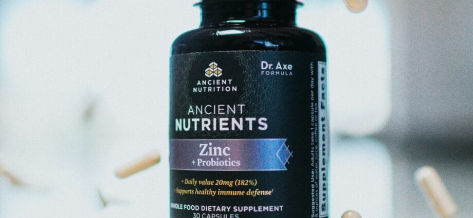 vitamin b 12 vitamin bottle