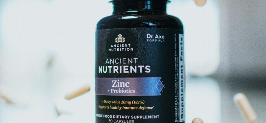 vitamin b 12 vitamin bottle