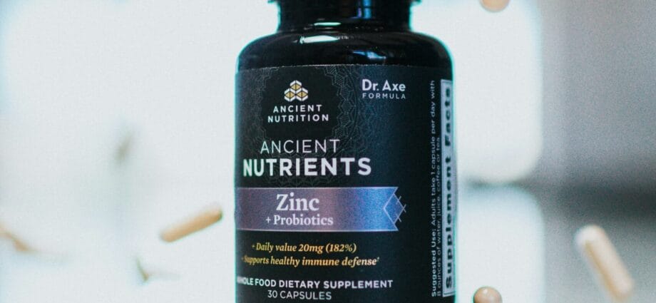 vitamin b 12 vitamin bottle