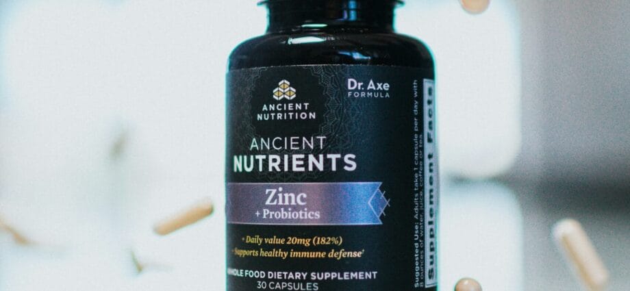 vitamin b 12 vitamin bottle